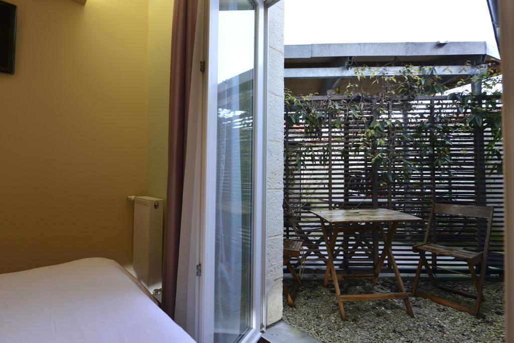 Chambre Double au Rez-de-Chaussée - Vue sur Cour