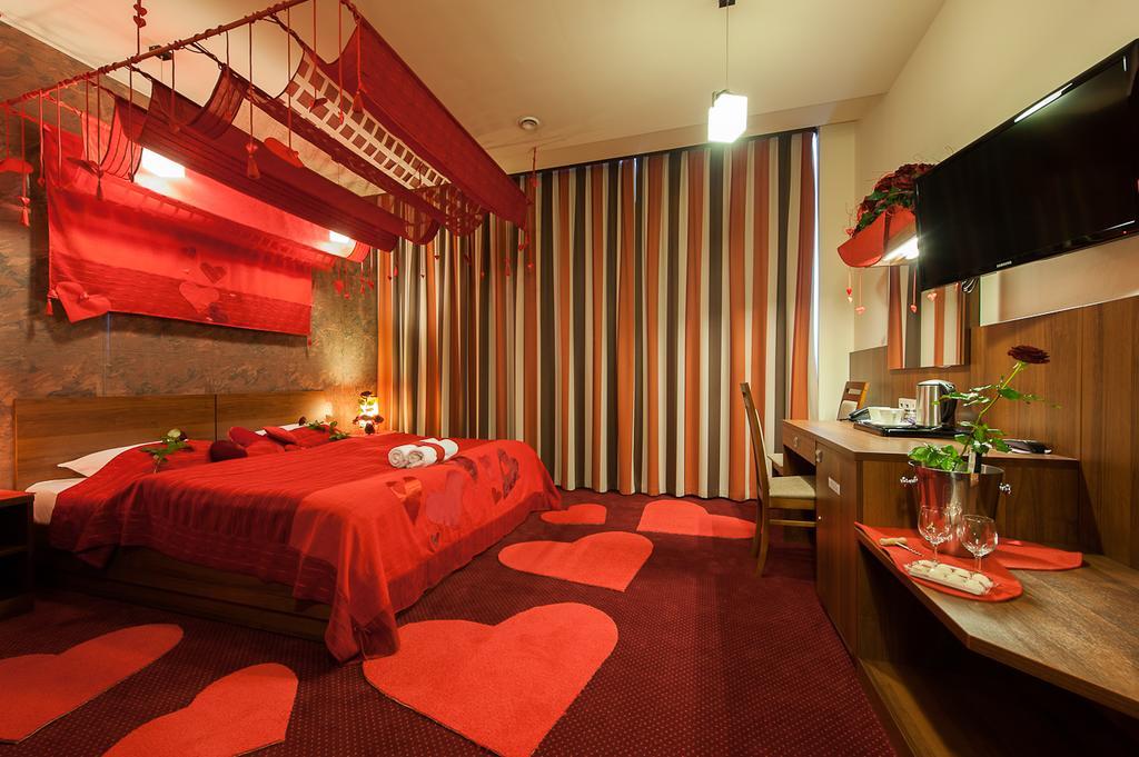 Romantic Suite,1212096061:JPEG
