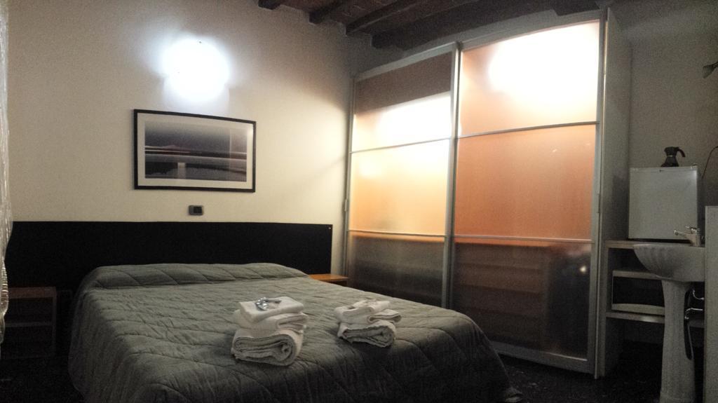 Camera Matrimoniale/Doppia con Letti Singoli con Bagno Privato Esterno