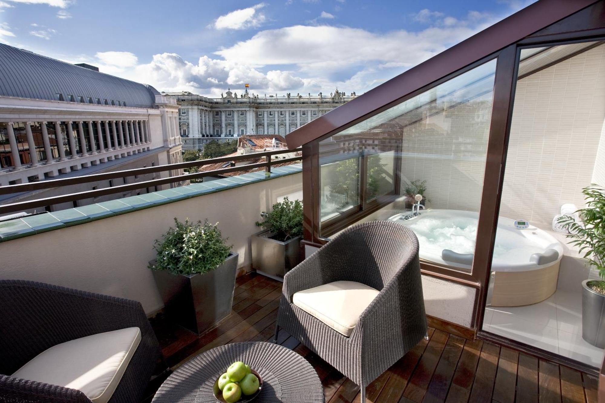 Habitación Doble con terraza y bañera de hidromasaje
