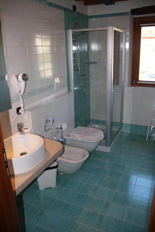 Camera Matrimoniale/Doppia con Letti Singoli