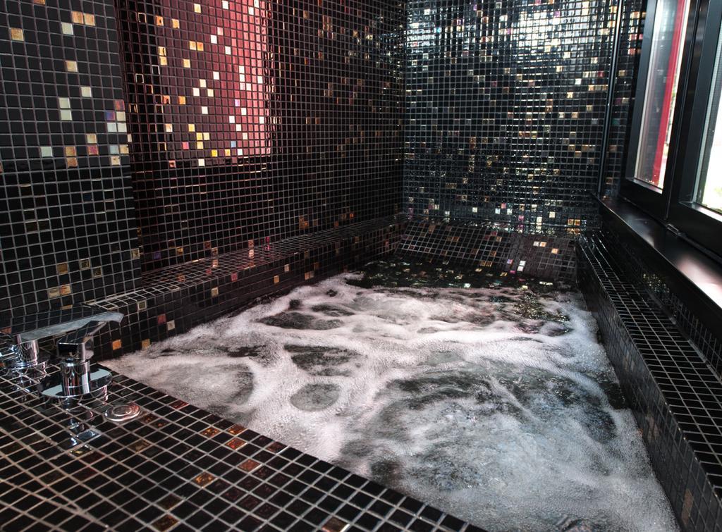 Double Room with Jacuzzi,223001867:JPEG