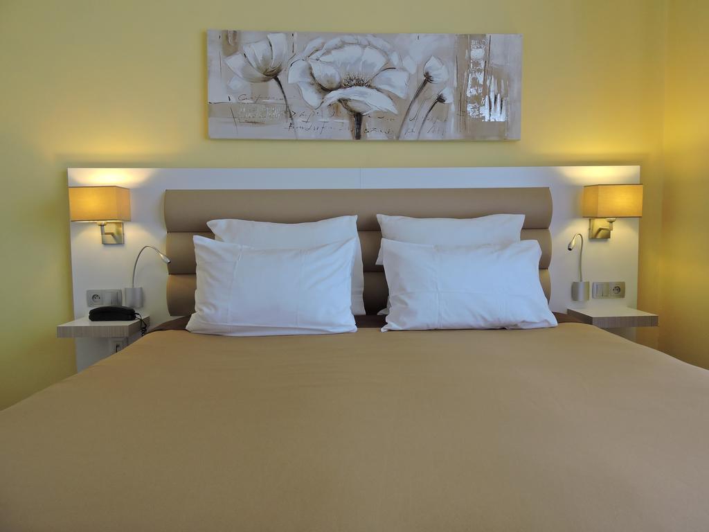 Standard Double Room,679885332:JPEG