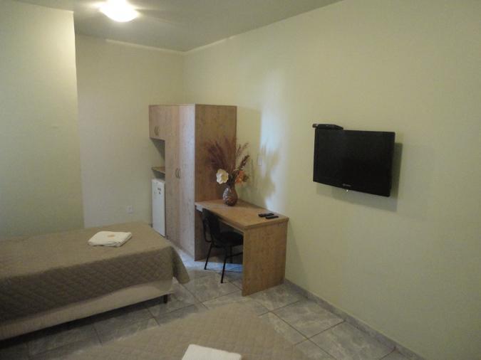 Quarto com Cama de Casal ou 2 de Solteiro