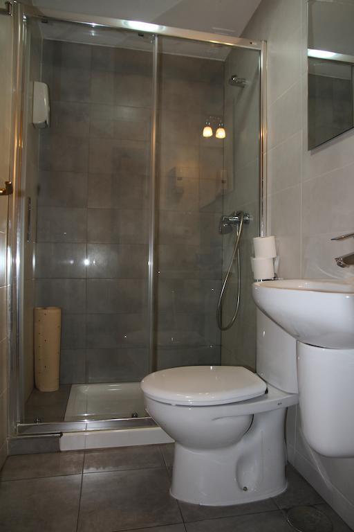 Habitación Doble con baño compartido - 1 o 2 camas