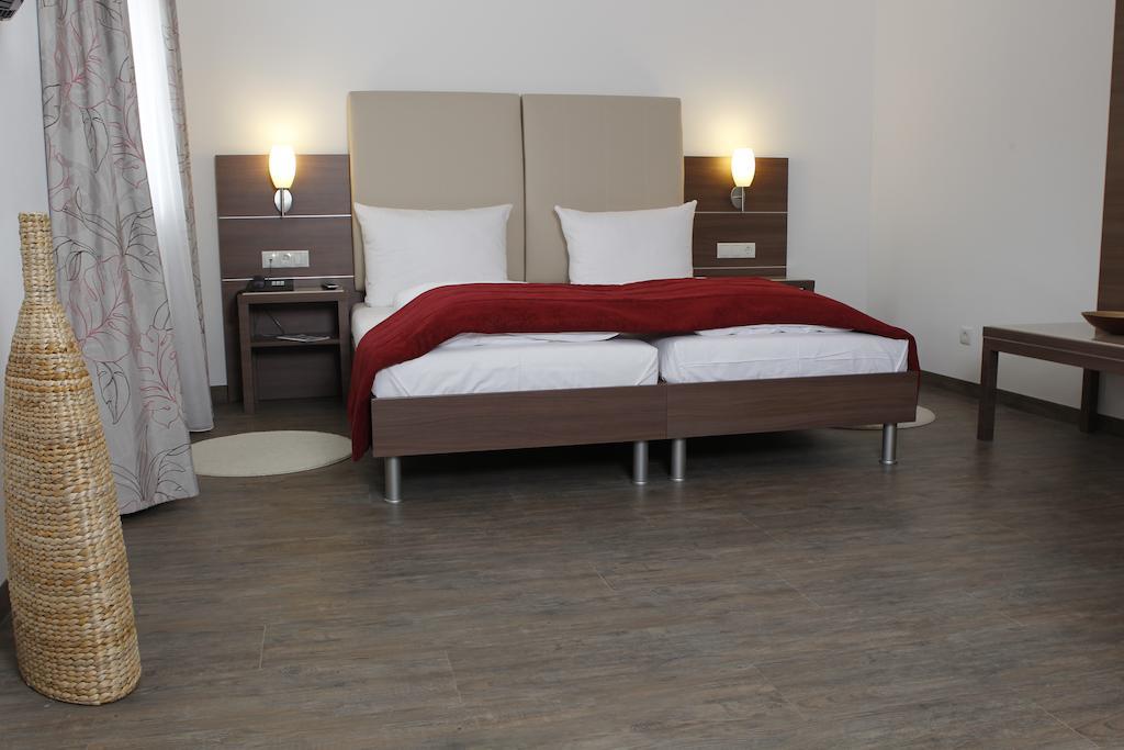 Single Room,1589451732:JPEG