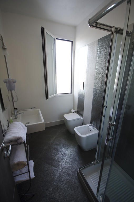 Dreibettzimmer mit Balkon