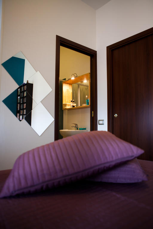 Single Room,248758781:JPEG