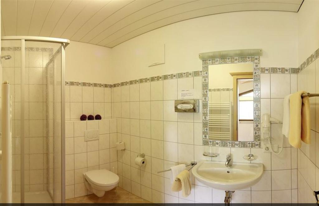 Doppelzimmer mit Dusche