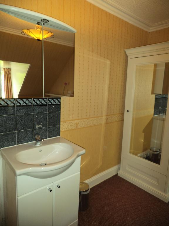 Camera Matrimoniale Basic con Bagno in Comune