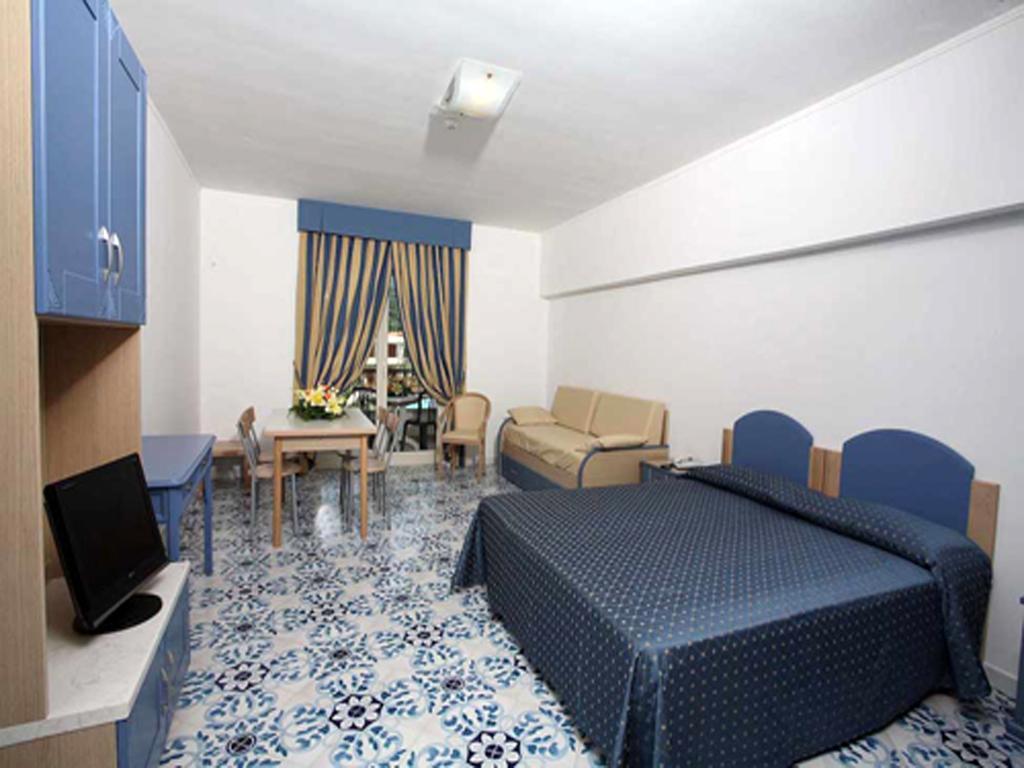 Monolocale con Divano-Letto
