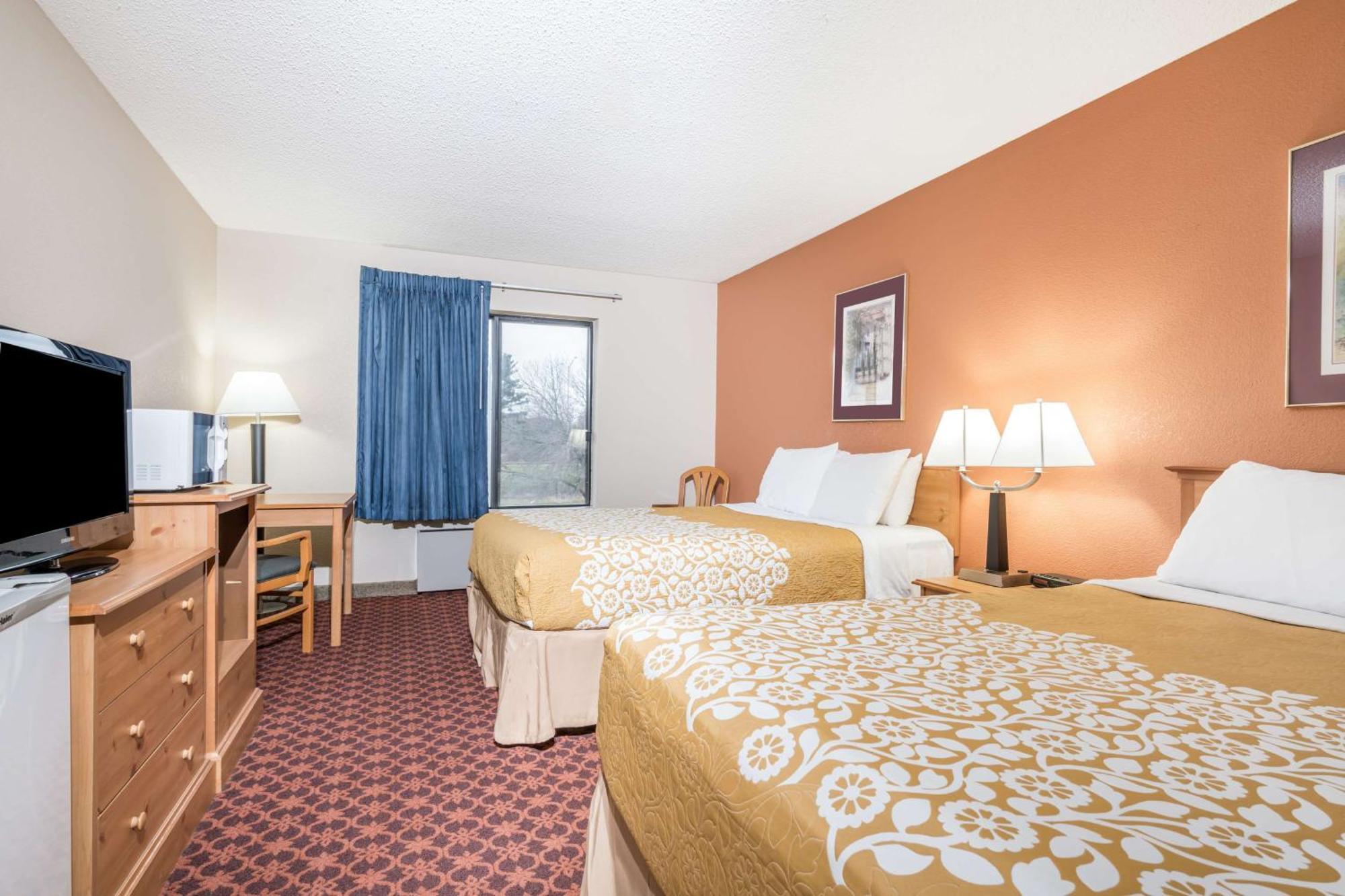 Queen Room with Two Queen Beds - Non-Smoking
