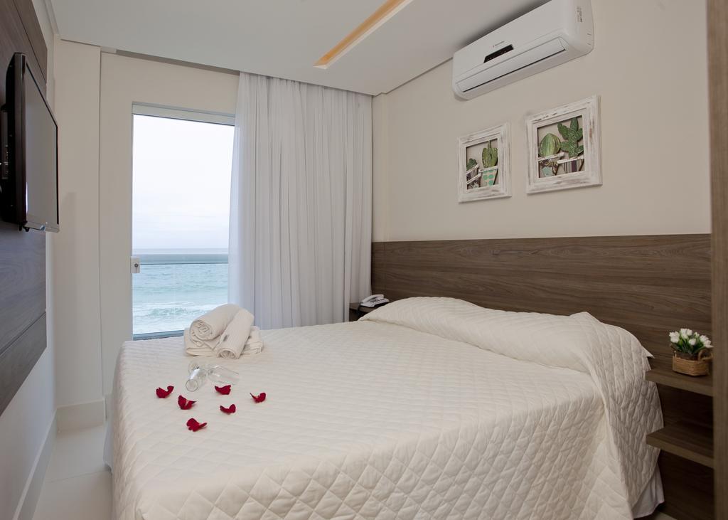 Quarto com Cama Queen-Size e Varanda