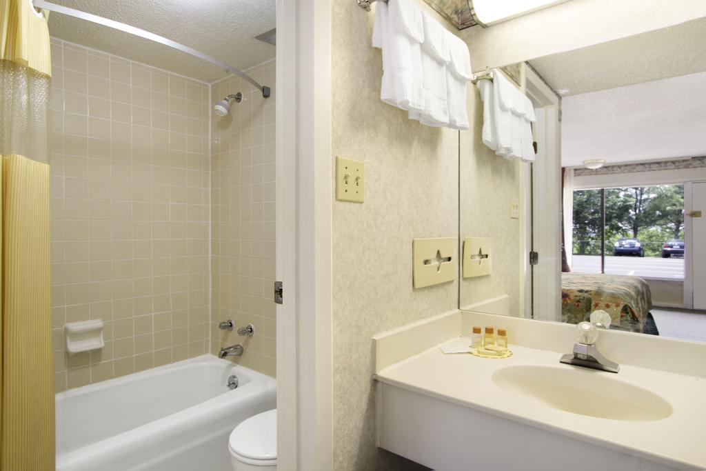 Double Room with Two Double Beds - Non-Smoking
