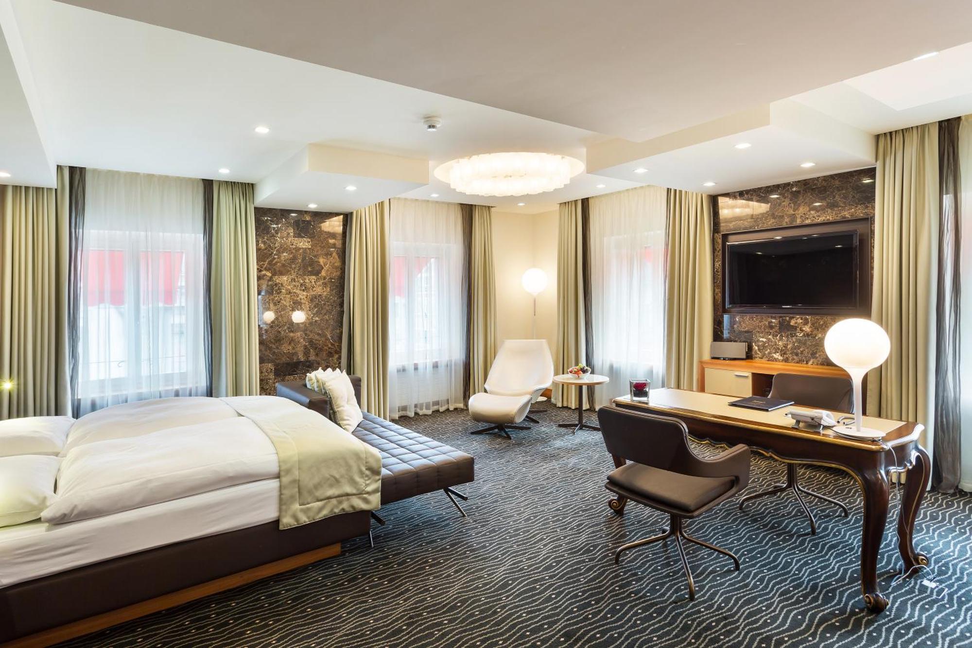 Senior Suite