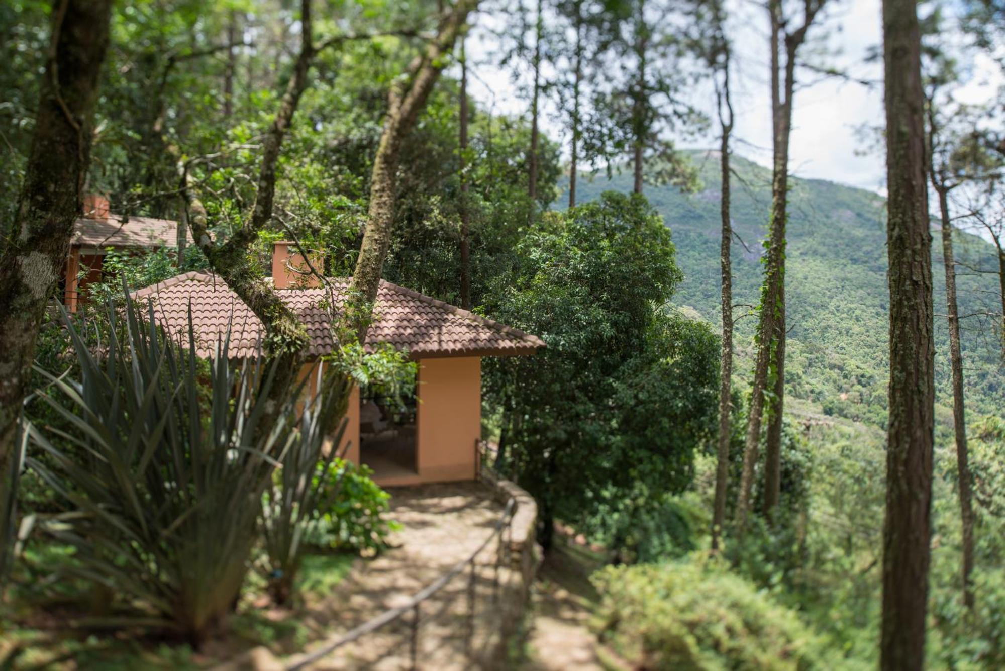 Chalé com Banheira de Hidromassagem, Vista e Cadeira de Namoro