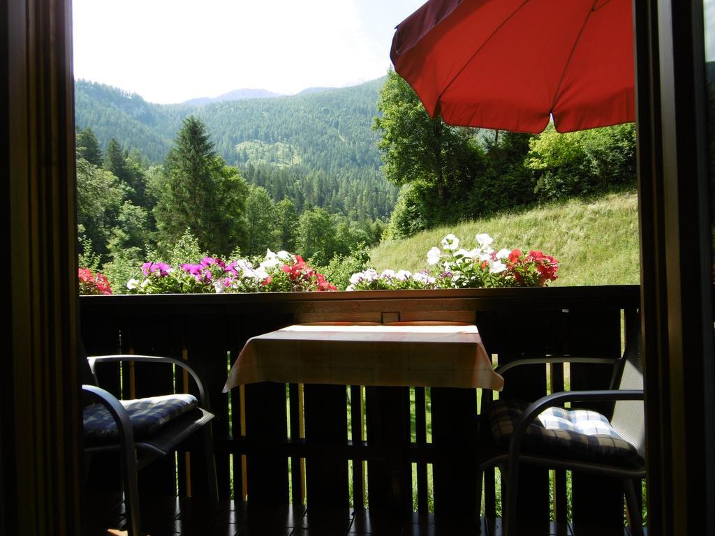 Doppelzimmer mit Balkon
