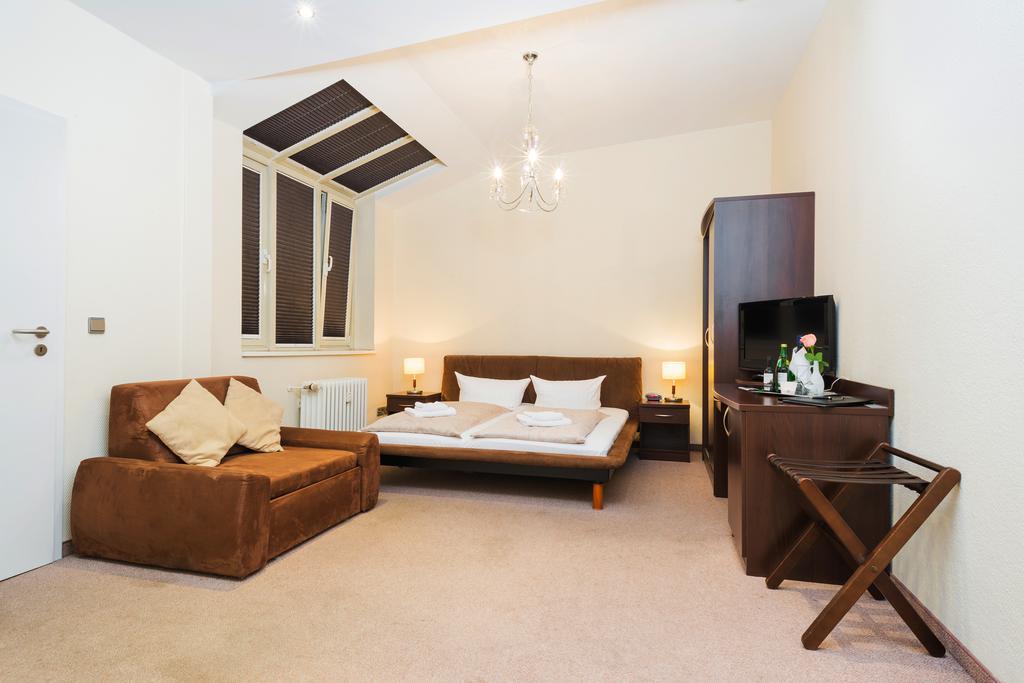 Family Apartment,1148773480:JPEG
