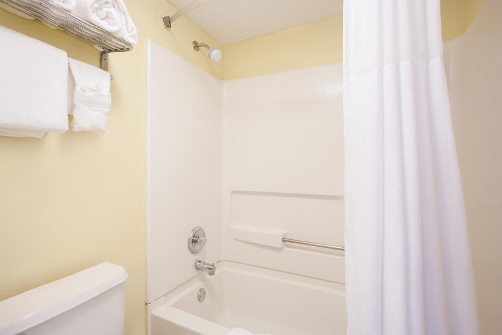 Double Room with Two Double Beds - Smoking