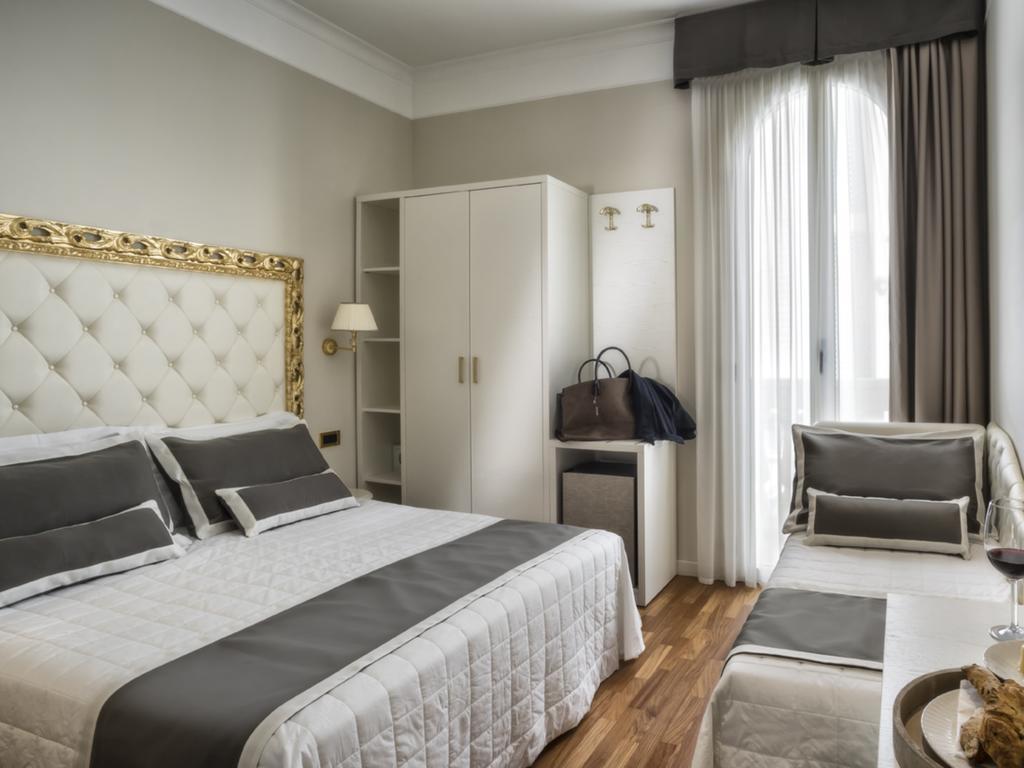 Double Room,272247969:JPEG