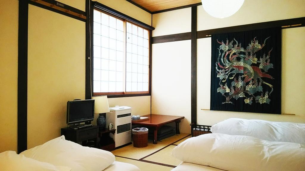Japanese Style Triple Room with Bathroom /  204：JINYA