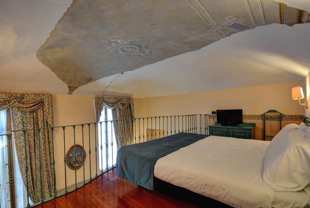 Suite Junior Lit Queen-Size