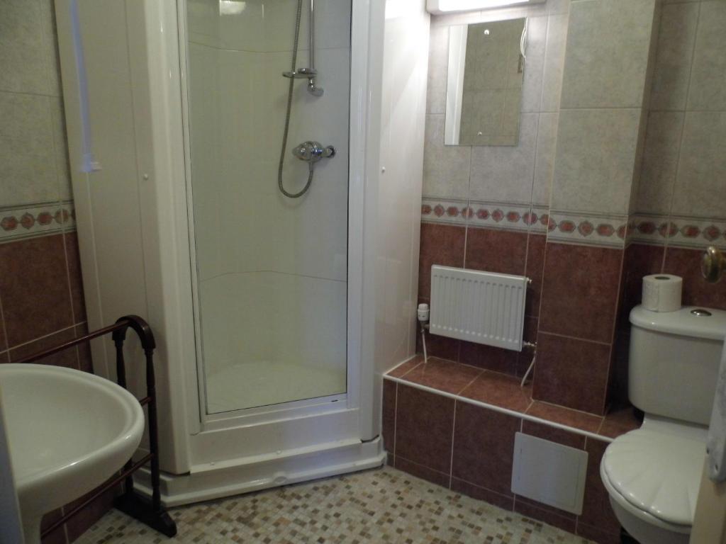 Quarto Triplo com Chuveiro