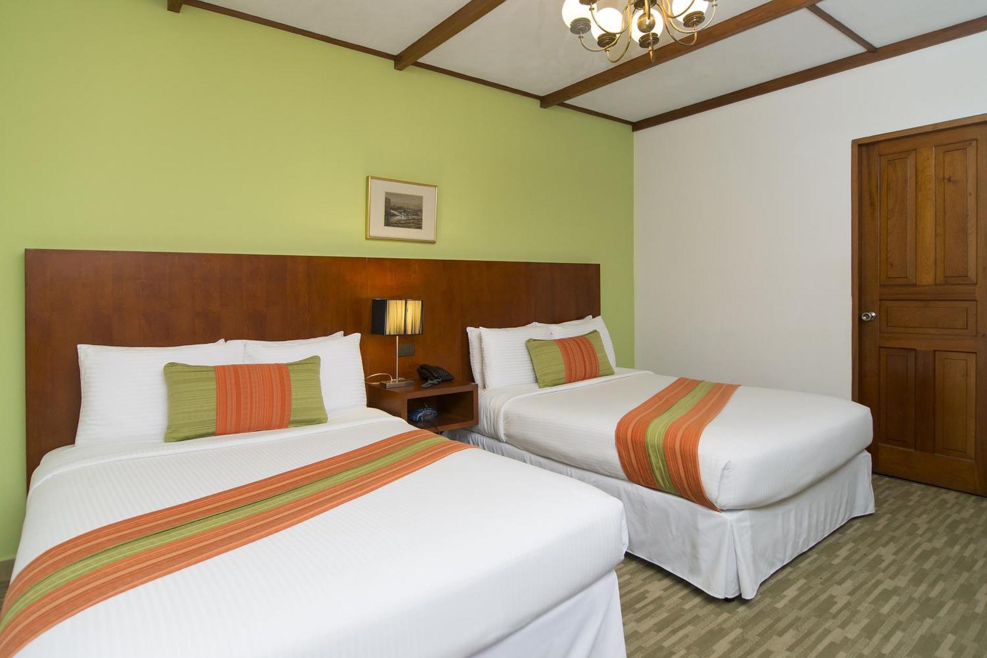 Chambre Double de Luxe avec 2 Lits Queen-Size