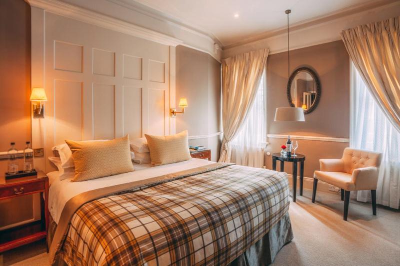 Deluxe King Room at 11 Cadogan Gardens
