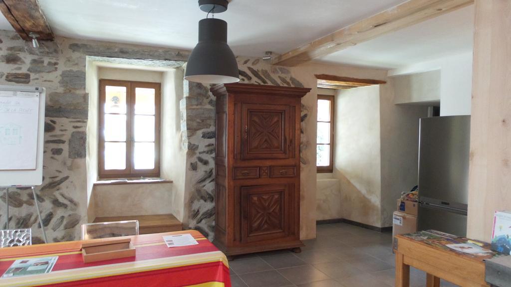 Five-Bedroom House,329579500:JPEG