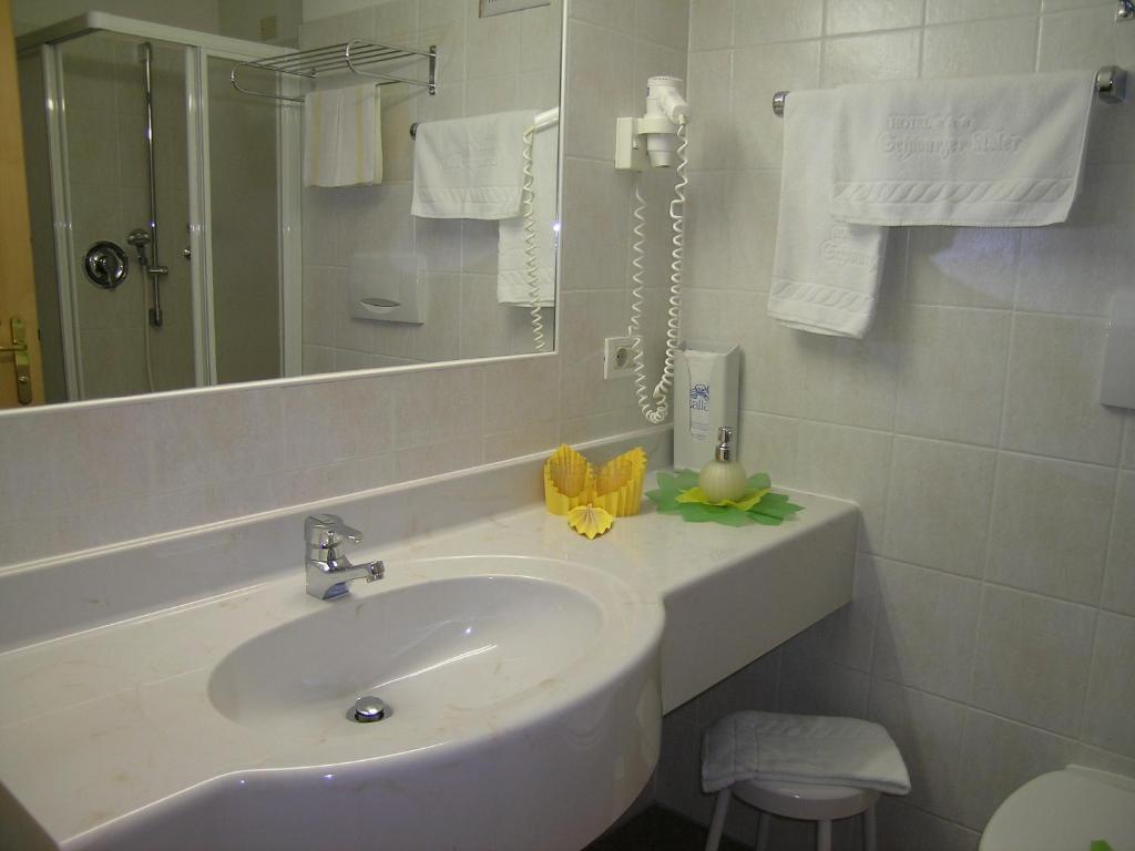 Zweibettzimmer mit Balkon