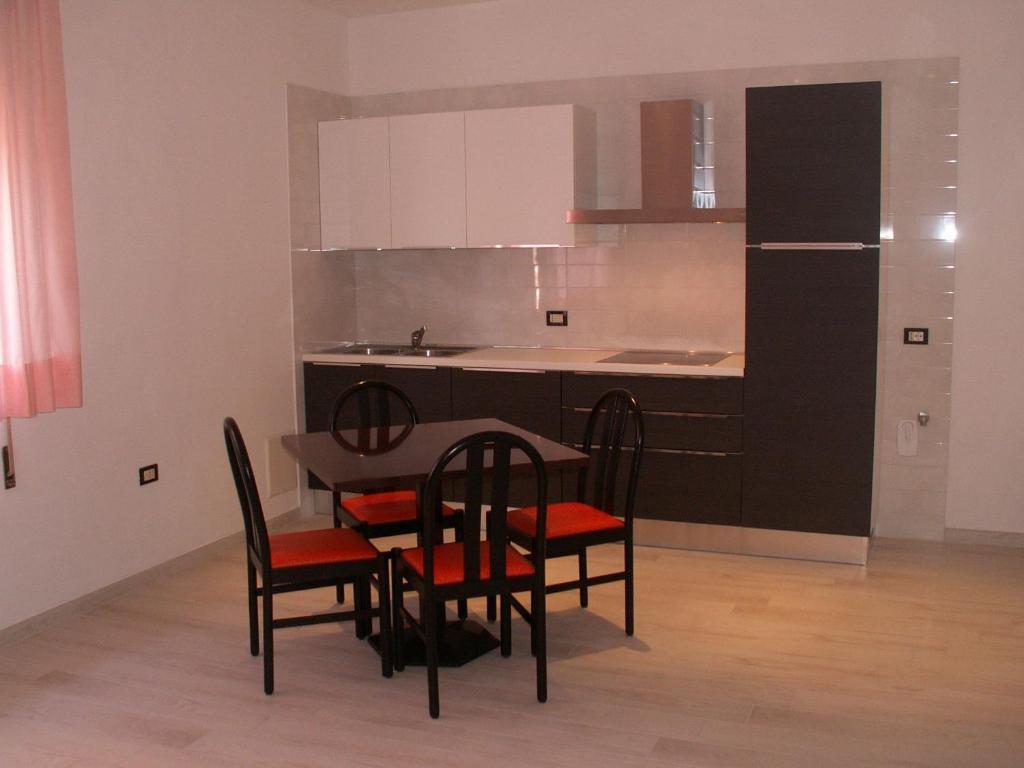 One-Bedroom Apartment,344204674:JPEG