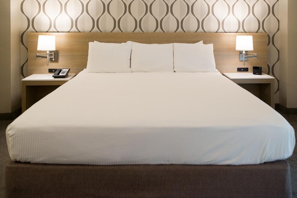 Premium King Room with Lake View