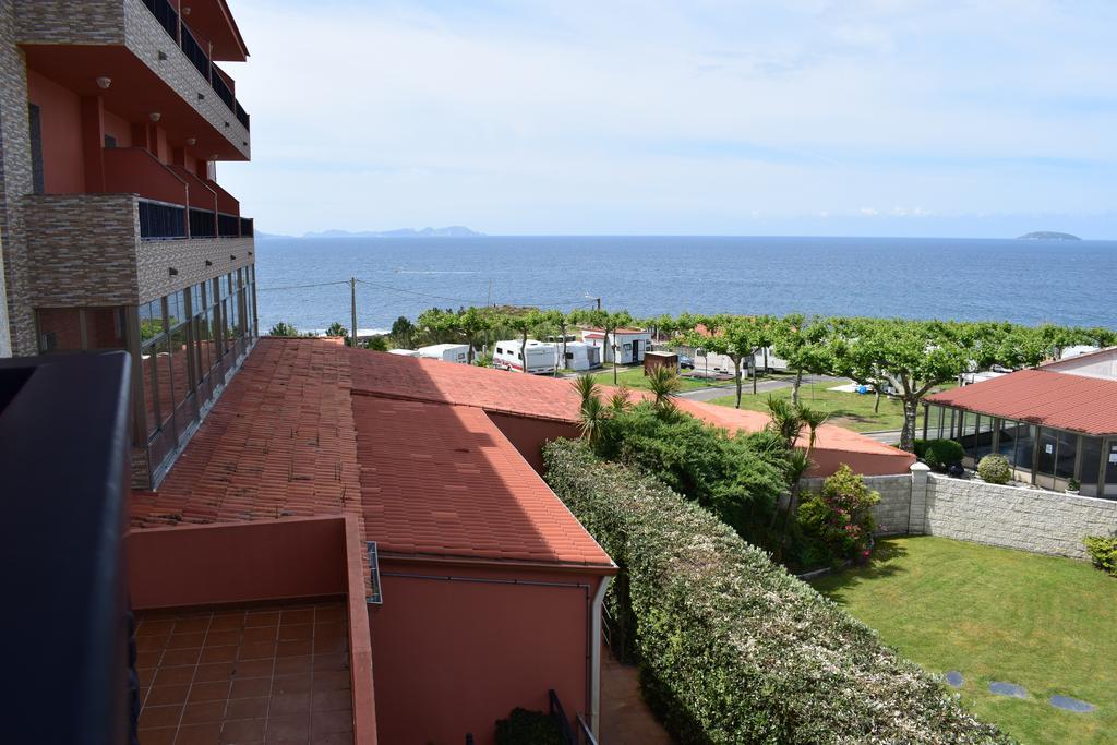 Quarto Triplo com Vista Mar