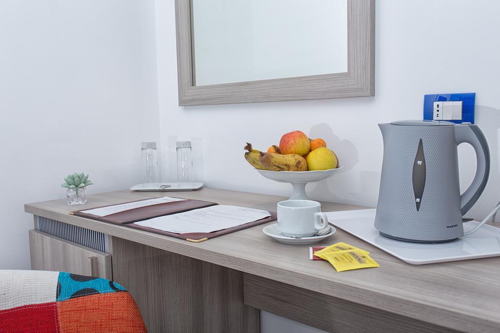Camera Quadrupla