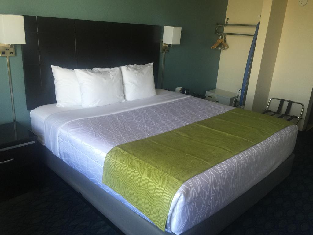 King Room - Disability Access - Non-Smoking