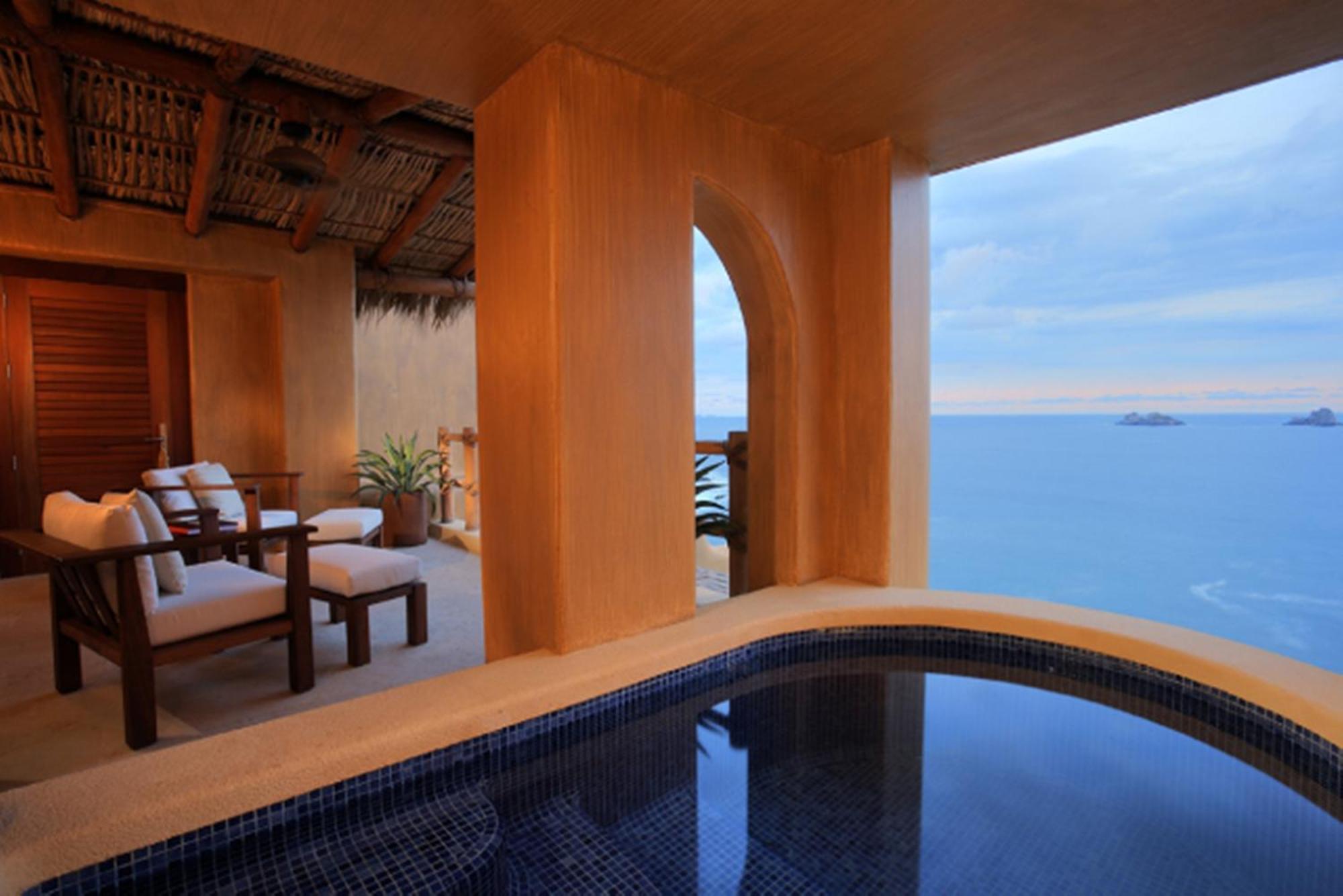 Cliffside Ocean Front Suite