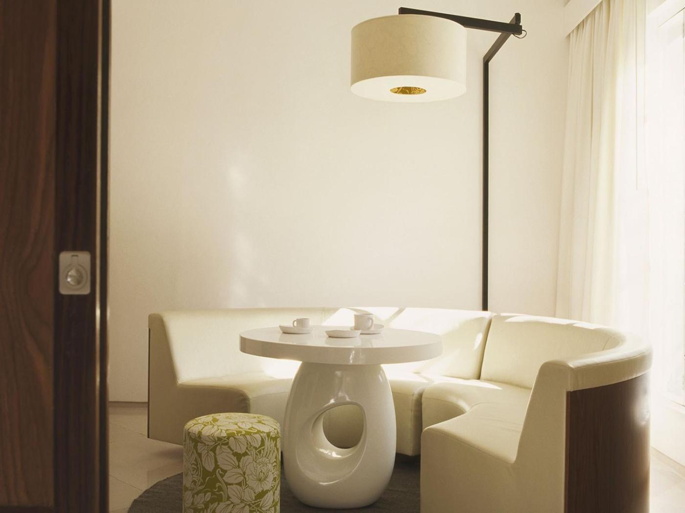 Corner Suite