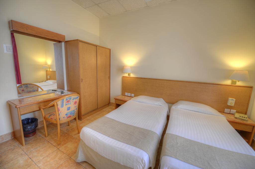 Chambre Lits Jumeaux Standard avec Balcon