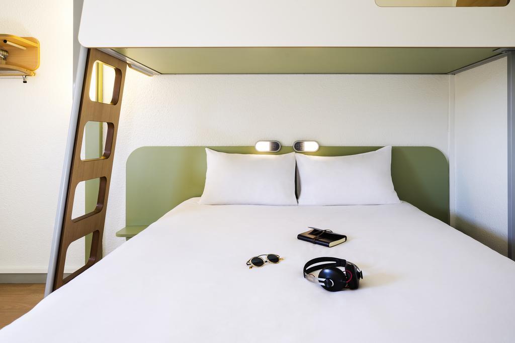Habitación Triple con cama doble y litera