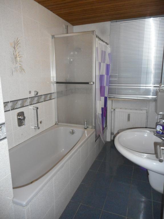 Zweibettzimmer mit Gemeinschaftsbad