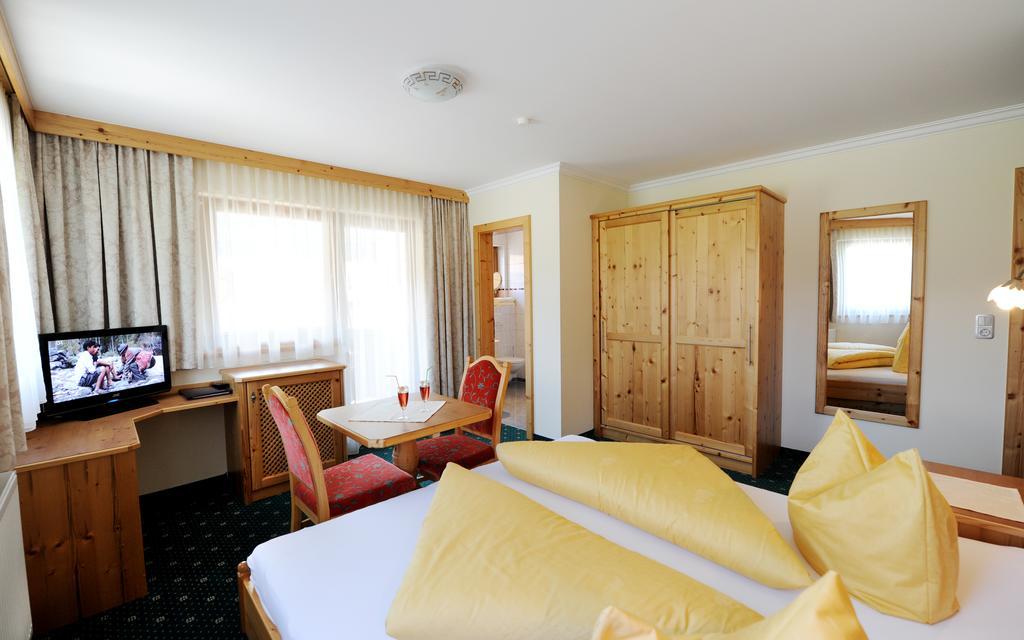 Doppelzimmer mit Balkon