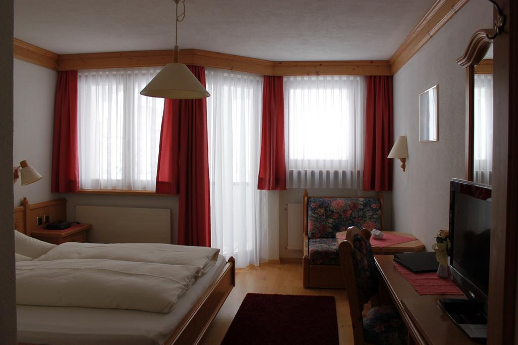 Zimmer mit Queensize-Bett