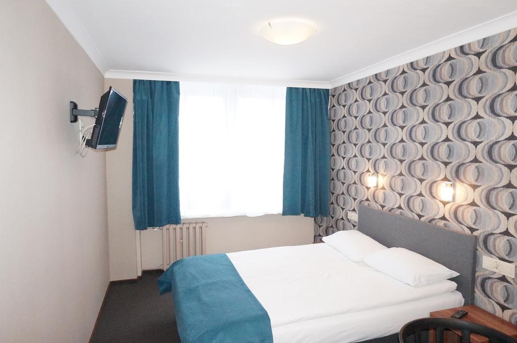 Standard Zimmer mit Kingsize-Bett