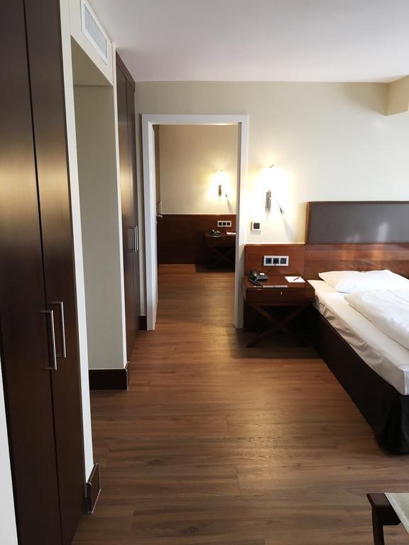 Deluxe Quadruple Room,378080662:JPEG