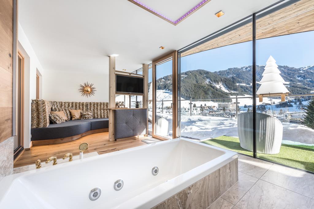 Suite met Kingsize Bed en Bubbelbad