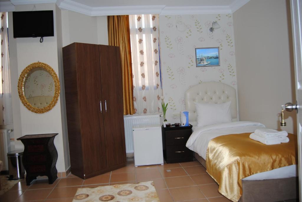 Family Room,39431455:JPEG