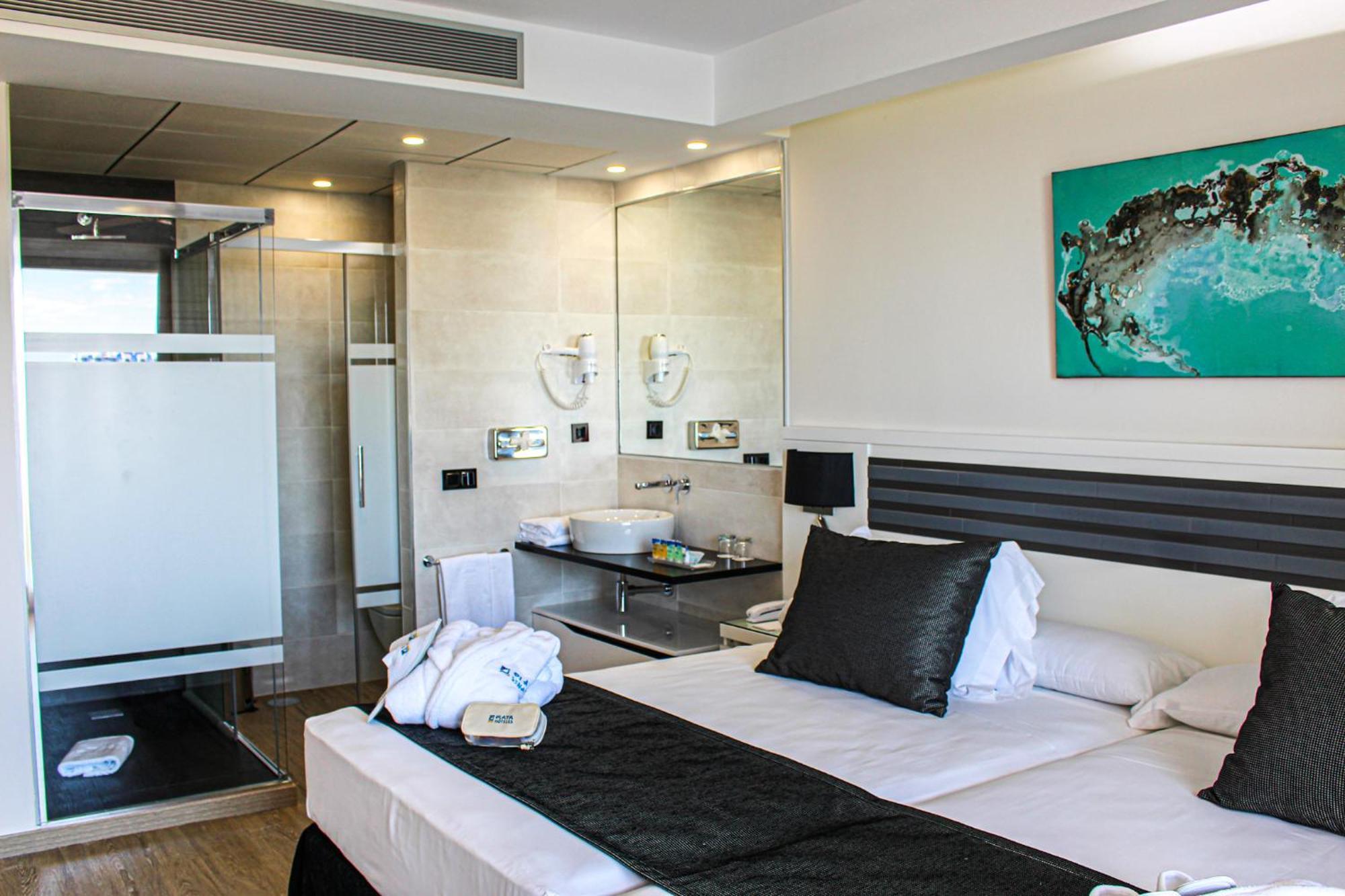 Habitación Doble Superior (2 adultos + 2 niños)