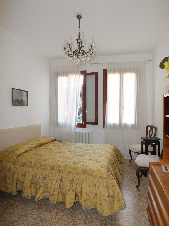 Double Room with Shared Bathroom,394132446:JPEG