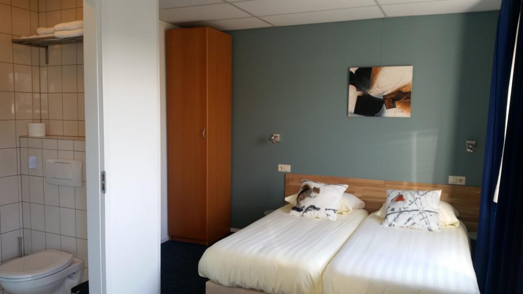 Tweepersoonskamer met 2 Aparte Bedden